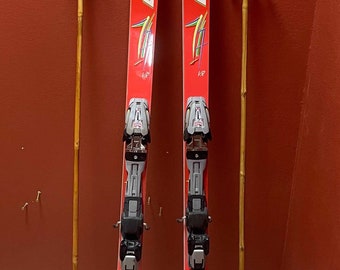 Vintage Dynamic VR Kevlar Skis, Refurbished Ski Wall Art Set - Etsy