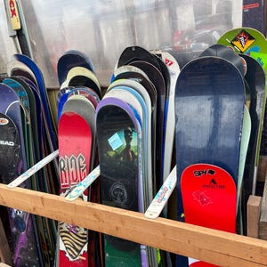 Bulk Snowboards- tons of options for projects for shelving or events etc - Unique ski lodge vibes, Decoration snowboards, snowboarding