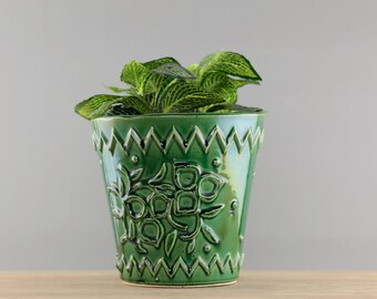 Nelson McCoy Cross Planter in Pastel Green