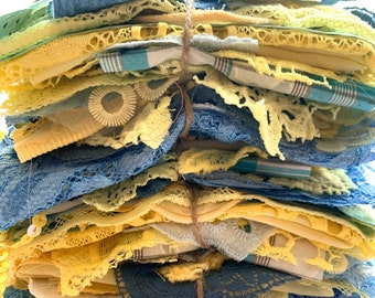 Summer Mystery Bundle kit da 30+ pezzi tessuto finiture in pizzo diario spazzatura cuciture lente tecnica mista - blu e giallo (colori estivi)