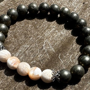 Scolecit und Pyrit, 8mm Heilstein Armband mit positiver heilender Energie für Frieden!