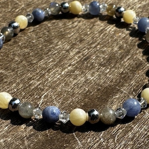 Leo Girl&#39;s Power Healing Stone Bracelet with Yellow Calcite, Sodalite & Labradorite!