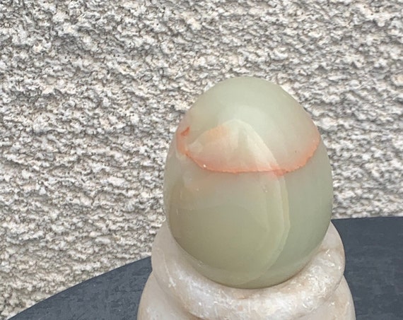 Collectible egg in green onyx, vintage beige and green vein 1970