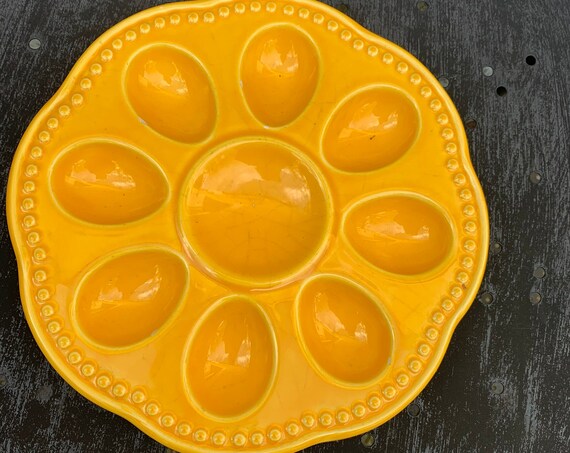 Flat plate, presentation plate, dish for 8 enamelled ceramic eggs vintage yellow barbotine