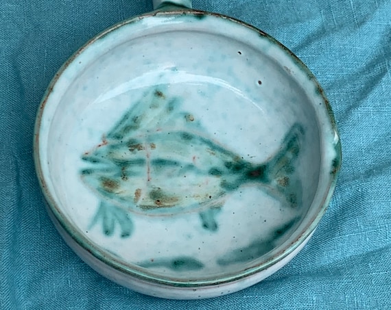 Caquelon, skillet, in blue enamelled ceramic signed Humbert PITTARI VALLAURIS, vintage fish pattern