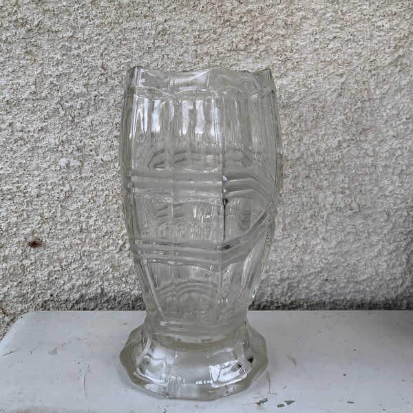 Vase art deco en verre transparent