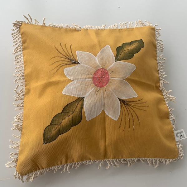 Housse de coussin, fleurs peintes a la main, made in brazil, vintage et collector