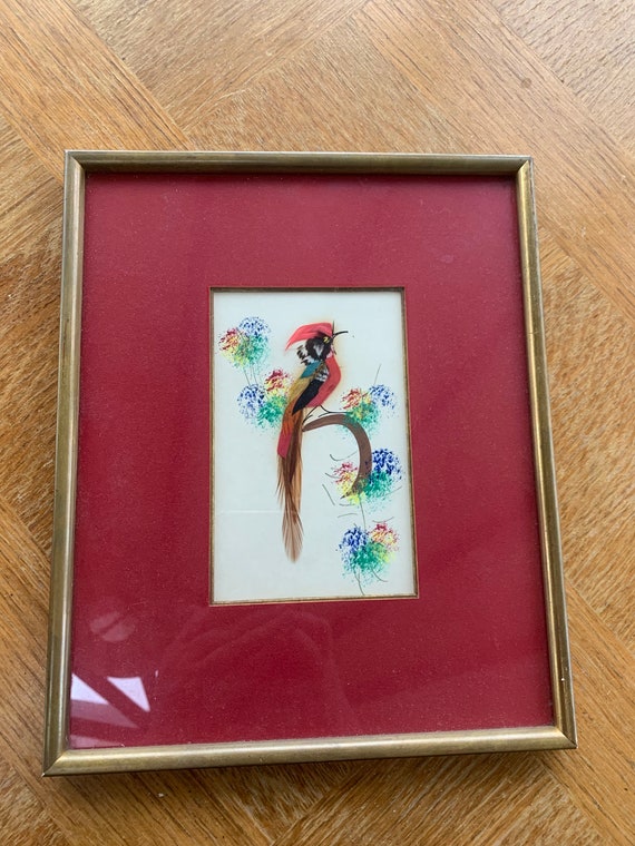 Vintage bird frame, Bird made of feathers, original and vintage