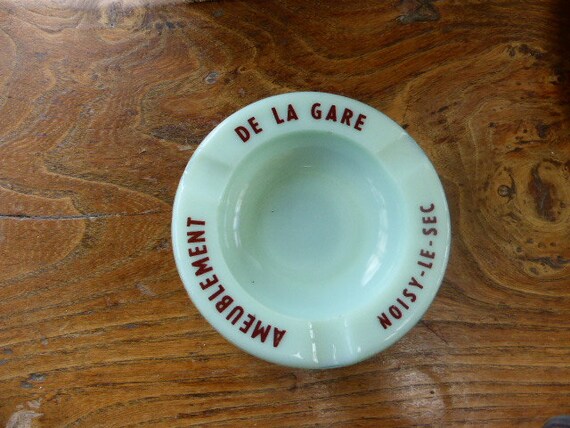 Advertising ASHTRAY for DUBONNET QUINQUINA, french bistro atmosphere, glass, opalin, blue, vintage 1950/1960