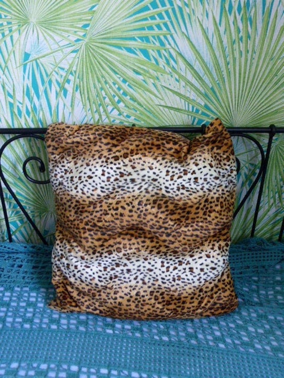 Pillow original creation, decoration and storage for your stuffed animals and souvenirs, square shape, synthetics leopard fur fabrics