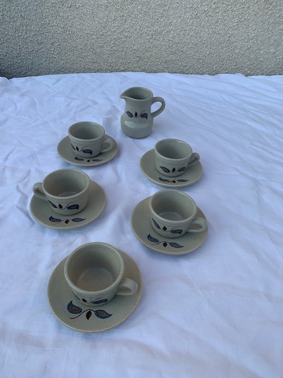 Coffee service consisting of 5 cups, 5 saucers and an earthenware milk jug, Sologne model, st amand made in france vintage