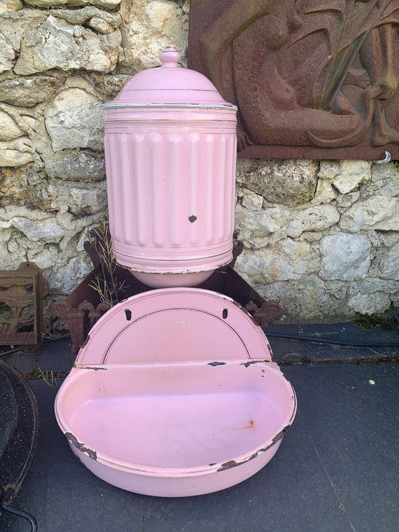 Bowl and water tank in pink enameled iron, old and collector's items, bathroom or garden decoration, art deco