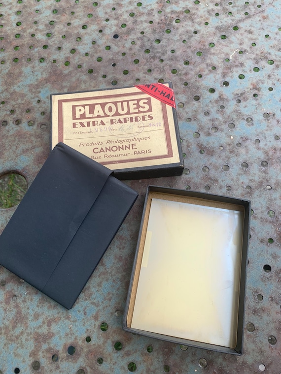 Extra fast plates, 9 x 12 format, 9590 emulsion, Canonne photographic products in its original box, art deco,