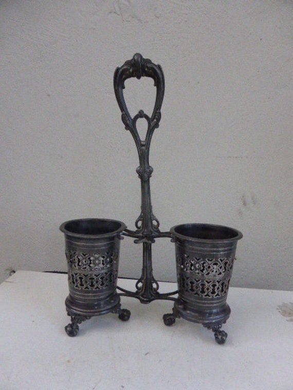 Serving oil and vinegar in old metalwork, to divert for your decoration