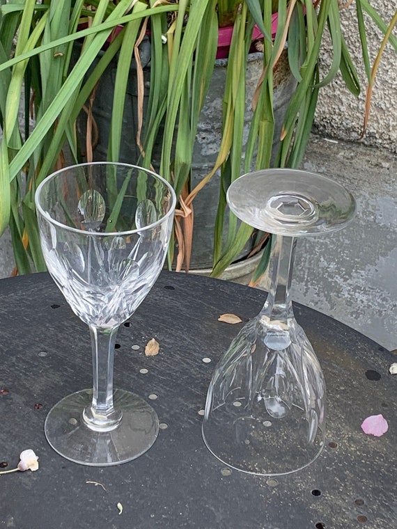 6 large old-cut crystal wine glasses, magnificent patterns