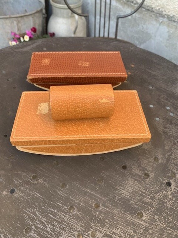 Two blotting pads, in imitation leather, stitched threads and blotting paper, beige and brown, vintage