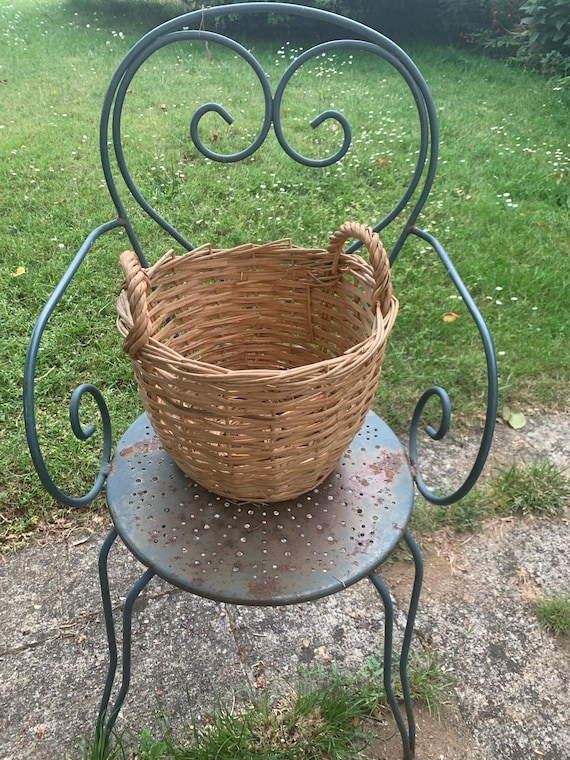 Basket, antique dame Jeanne basket, woven wicker, two handles. Vintage and handcrafted