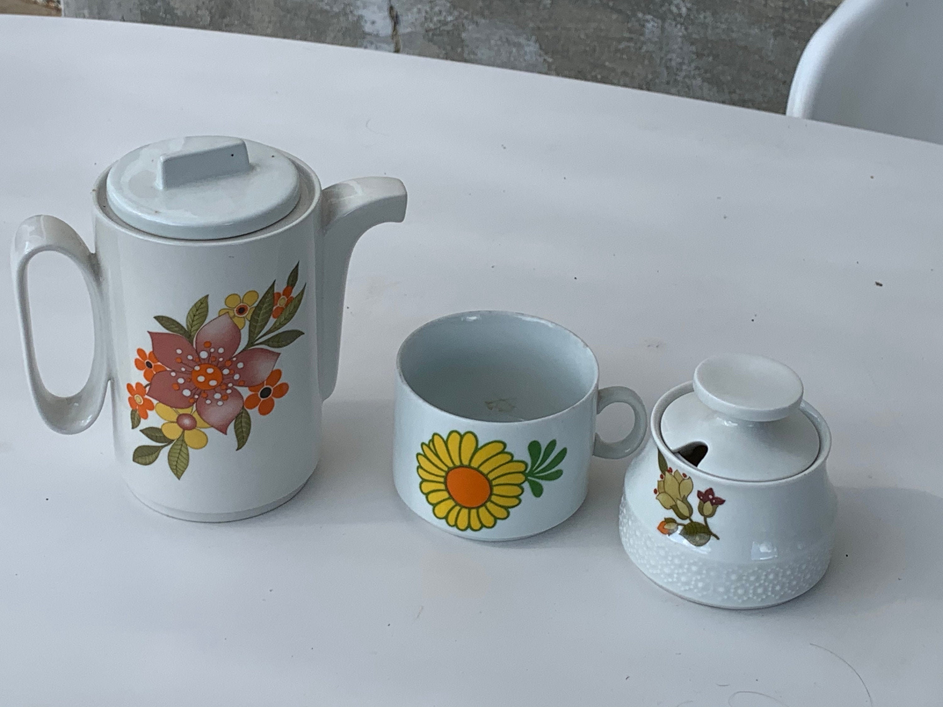 Service A Cafe Mixed Vintage 1970, en Porcelaine, Cafetière, Tasse et Sucrier