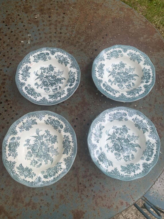 Magnificent set of 4 Asian pheasant soup plates by Enoch Wedgwood, decorated with Asian birds and flowers, antique
