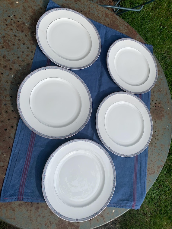 5 Royal Bone China porcelain dinner plates, Maya model, Fine Bone China, vintage