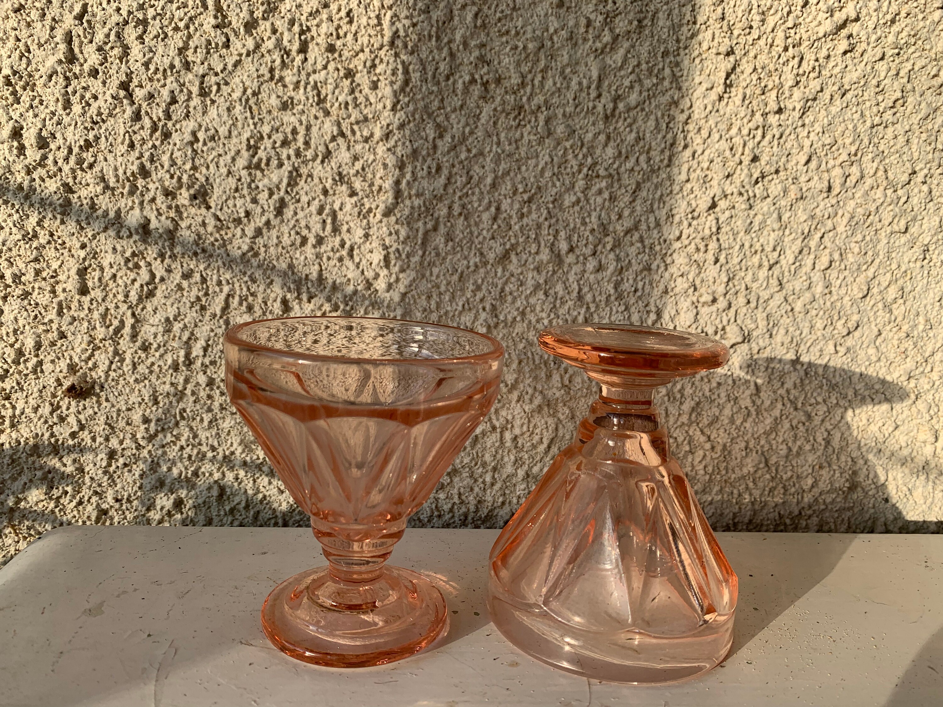 Lot Composé de 6 Charmants Verres Rose, Art Deco