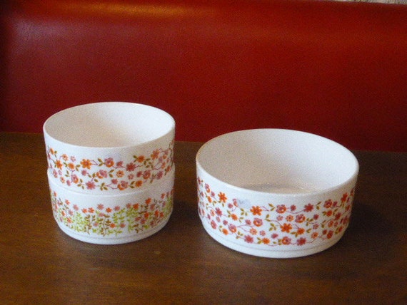 Set of 3 vintage 1970s opalex salad bowls, SHELL advertising, green and orange floral pattern and two small pink and orange flowers