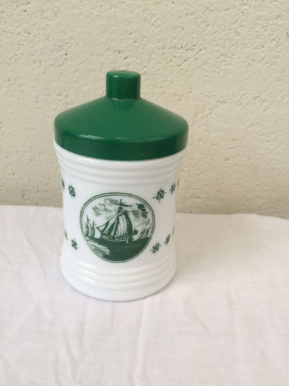 Pots of pharmacy in white opalex and lid plastic green vintage 1970