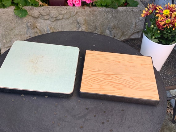Set of two formica trivets, one mint green and the second beige vintage wood imitation 1960/70