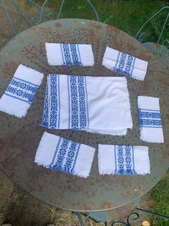Rectangular tablecloth and 6 napkins, made in France, Basque linen, white and blue, vintage and collector