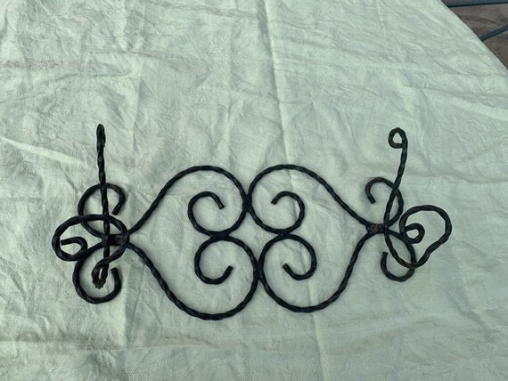 Coat rack in black twisted wrought iron, two vintage hooks 1950