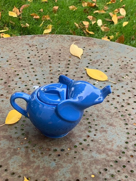 ELEPHANT teapot in blue enameled ceramic in the shape of an elephant, stamped collector and vintage