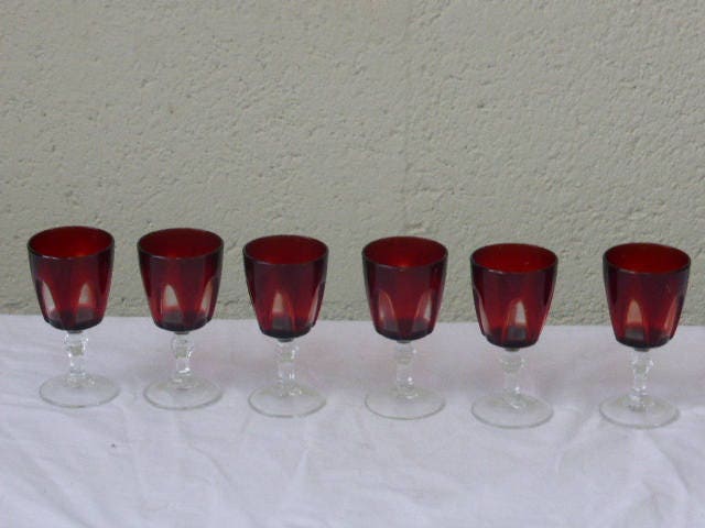 6 Verres A Liqueur en Verre Rouge et Transparent Vintage 1960