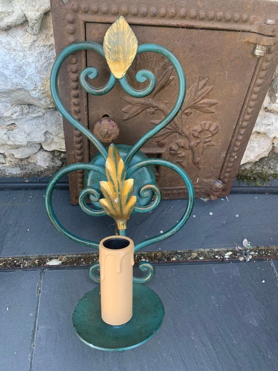 Charming wall light in green metal and vintage gold foliage