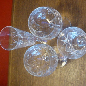 Set of 4 chiseled glasses, mismatched in vintage crystal glass image 2