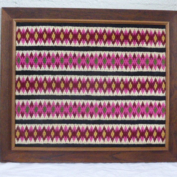 Grande tapisserie encadrée tableau textile tissé en laine a la  main, effet geometrique, tissage artisanal, vintage 1970,  a suspendre