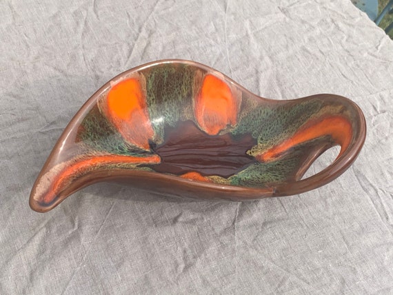 Leaf-shaped fruit cup, enamelled ceramic slip signed VALLAURIS, vintage, brown and orange, design and vintage Colored, brown and orange