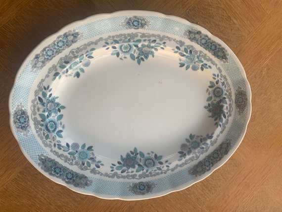 Oval dish in pontesa porcelain made in spain, vintage blue flower patterns 1970