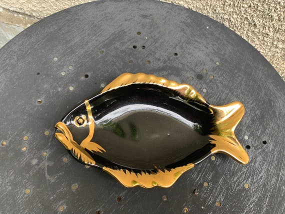 Empty pocket, small Fish dish, enamelled ceramic, barbotine VALLAURIS style, black and vintage gold 1970