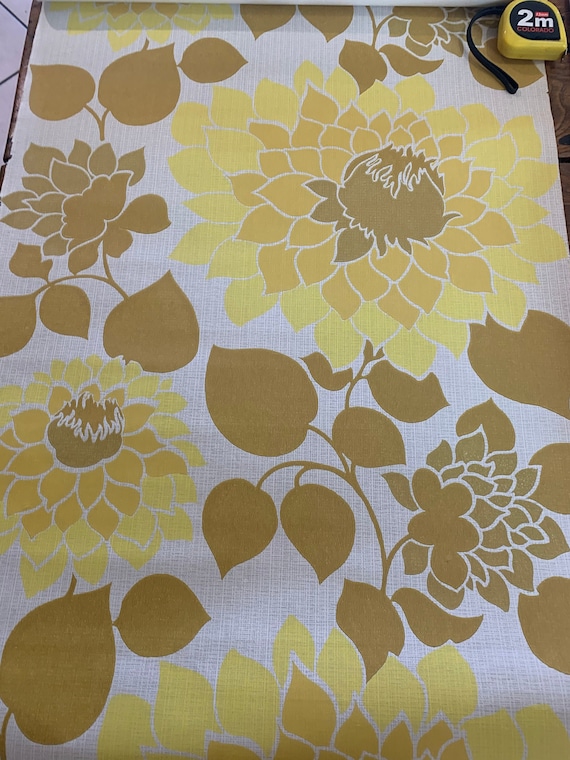 Vintage 1970 wallpaper roll, wallpaper, large yellow flowers approximately 6 meters x 52 cm