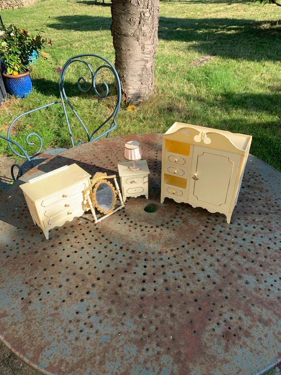 Set of chest of drawers, wardrobe, bedside, mirror, lamp furniture, for mannequin dolls, plastic made in Italy vintage