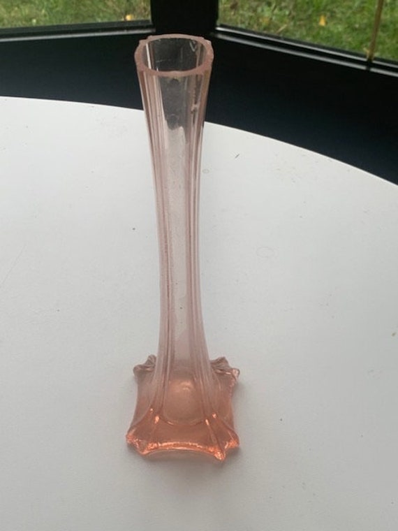 Soliflore vase in salmon pink glass with old art deco facets