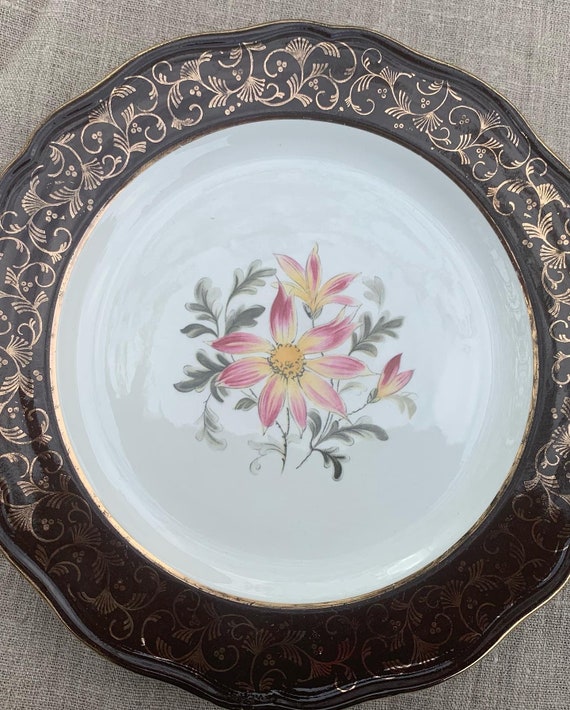 3 flat plates st amandinoise Clematis model made in france white and black border with vintage and collector gold patterns