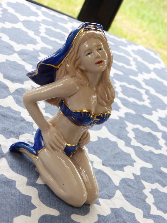 Earthenware statuette, PIN UP in blue and gold swimsuit