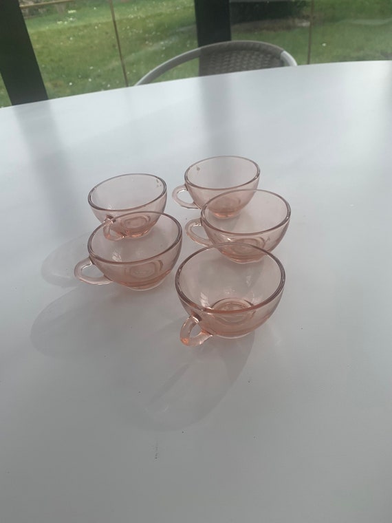 Lot of 5 coffee cups in pink glass, rosaline arcoroc, vintage 1960/70