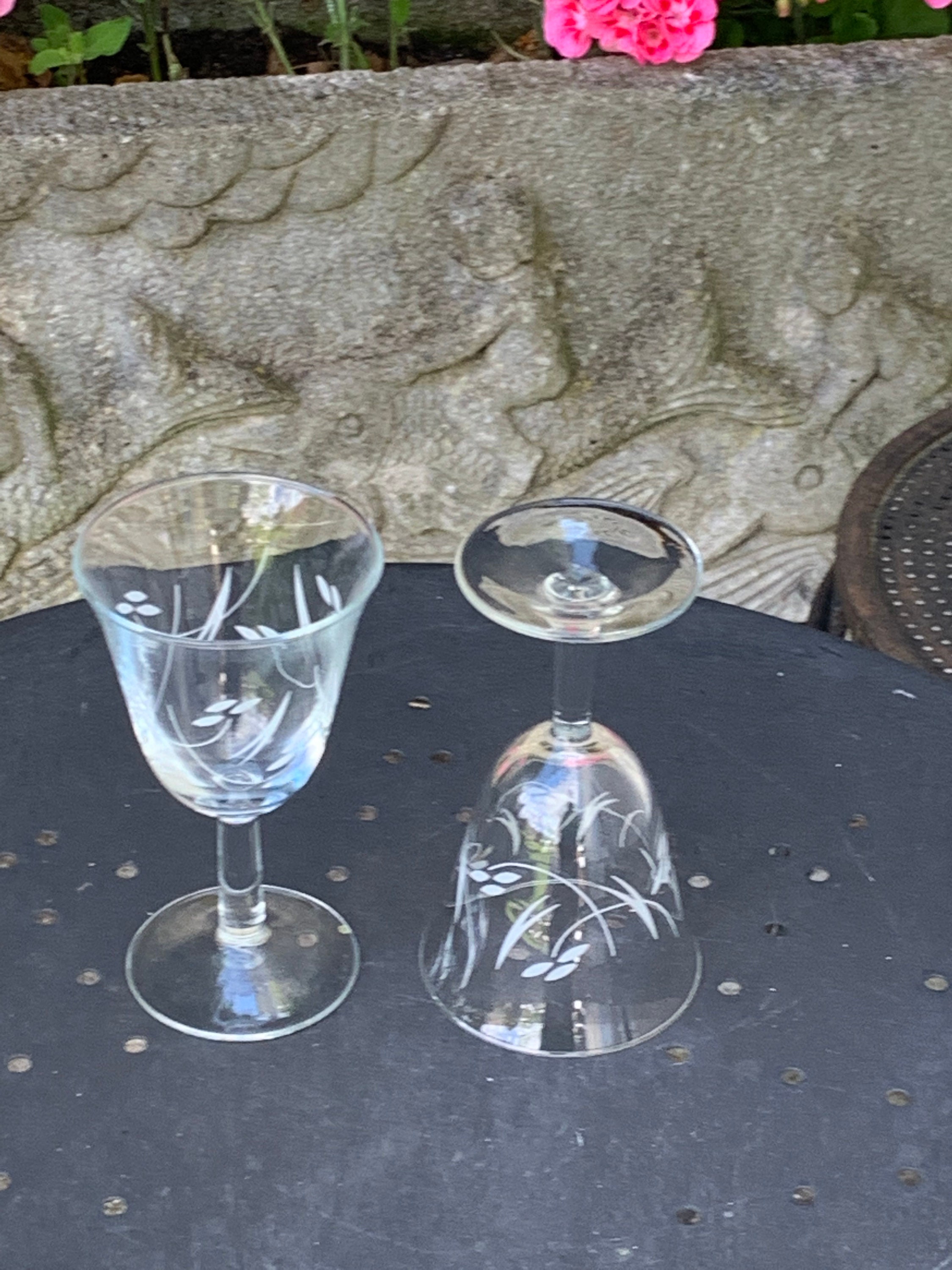 Lot of 9 wine glasses tulip shape floral pattern and vintage Etsy