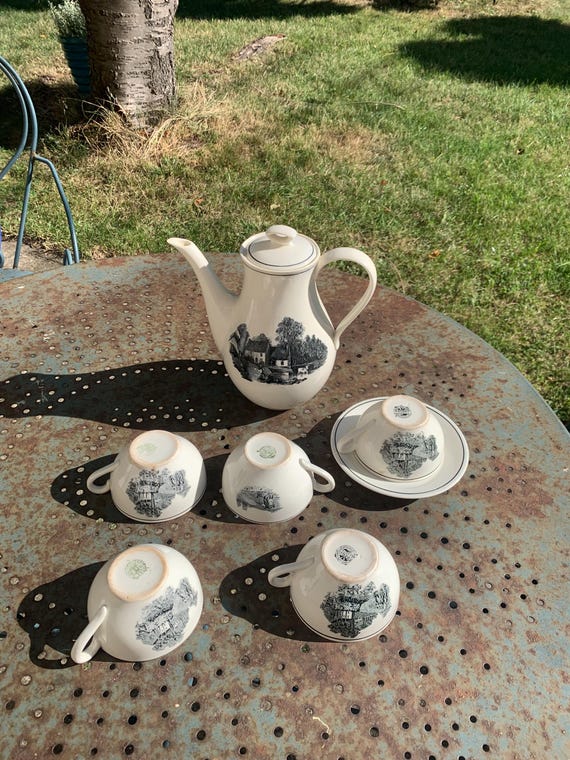 Earthenware coffee set with a country motif, consisting of 7 pieces, BOCH LA LOUVIERE, made in Belgium, Belgian manufacture, collector