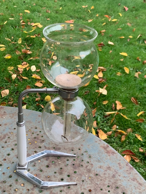 Cona vacuum coffee maker models a and b, s, model removed, vintage, design and collector. Pyrex glass, chrome and Bakelite