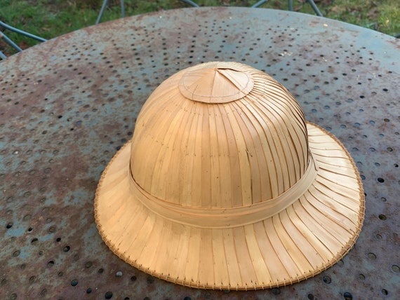 Explorer hat in straw and woven wicker, tropical and exotic vintage