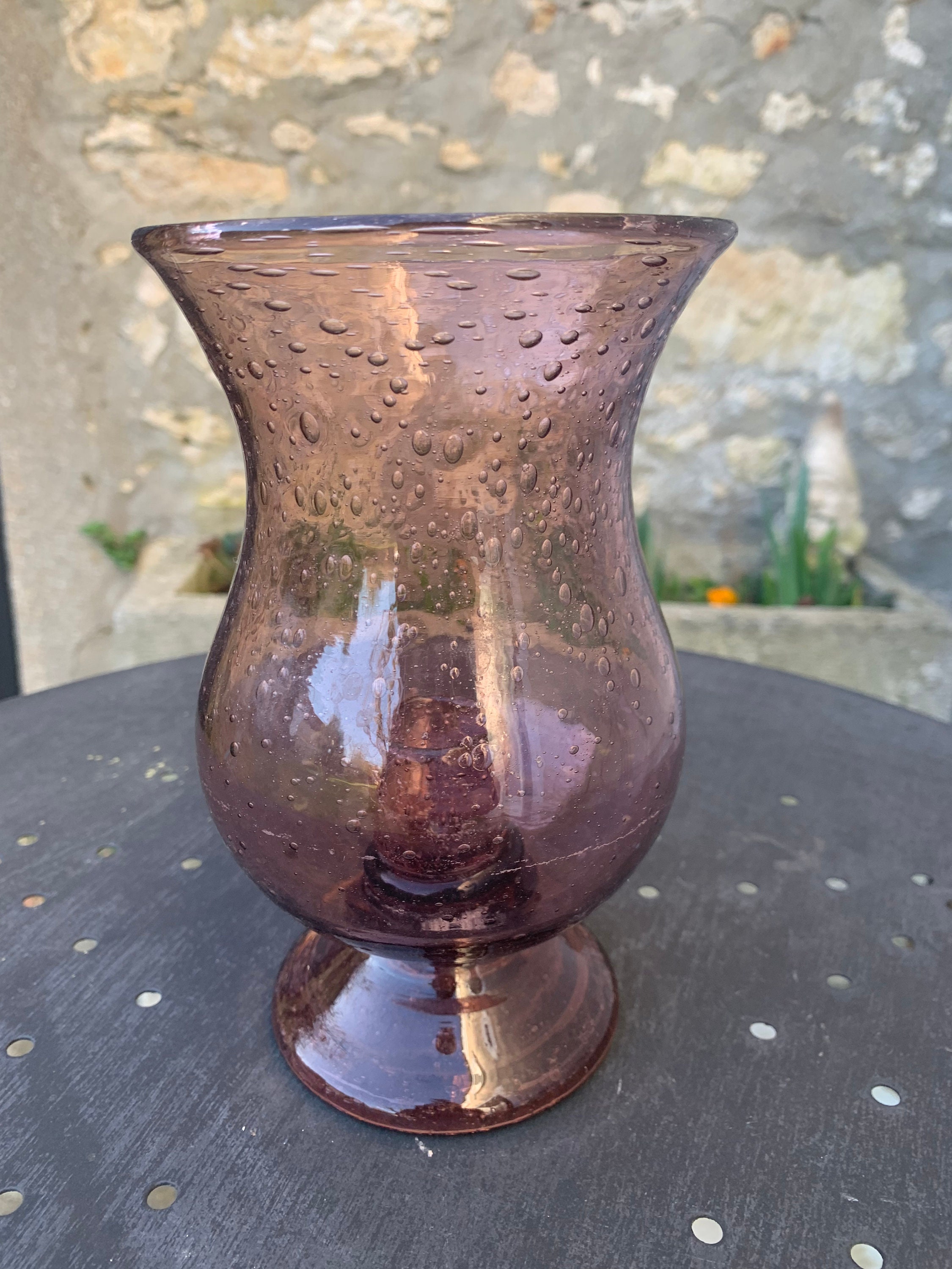 Paire de Photophores, Bougeoirs en Verre Soufflé et Bullé Couleur Amethyste La Verrerie Biot, Made i