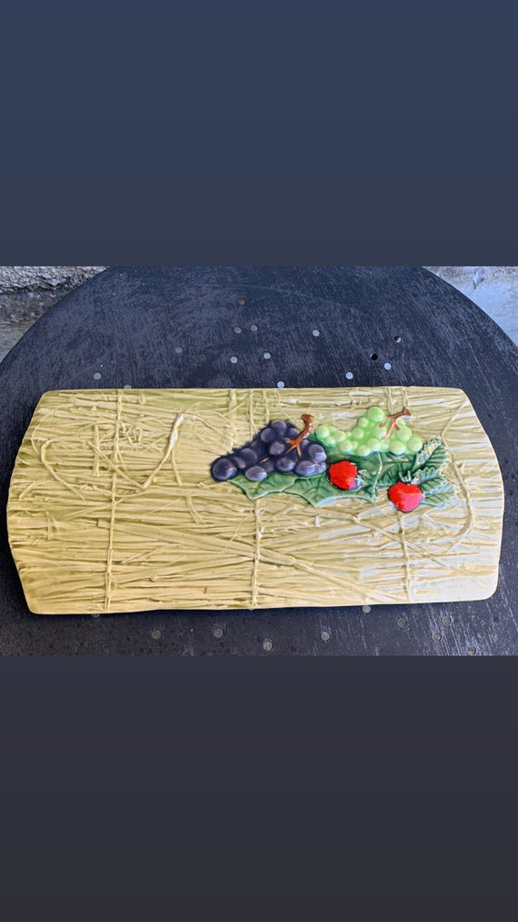 Rectangular cake dish in enameled ceramic, barbotine, fruit model, straw effect, vintage